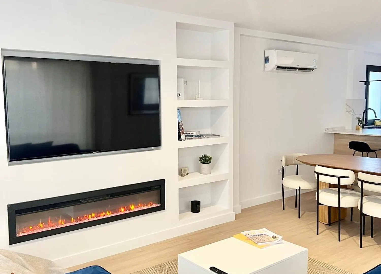 Penthouse Rs 38 Marbella Center - Eaw Homes